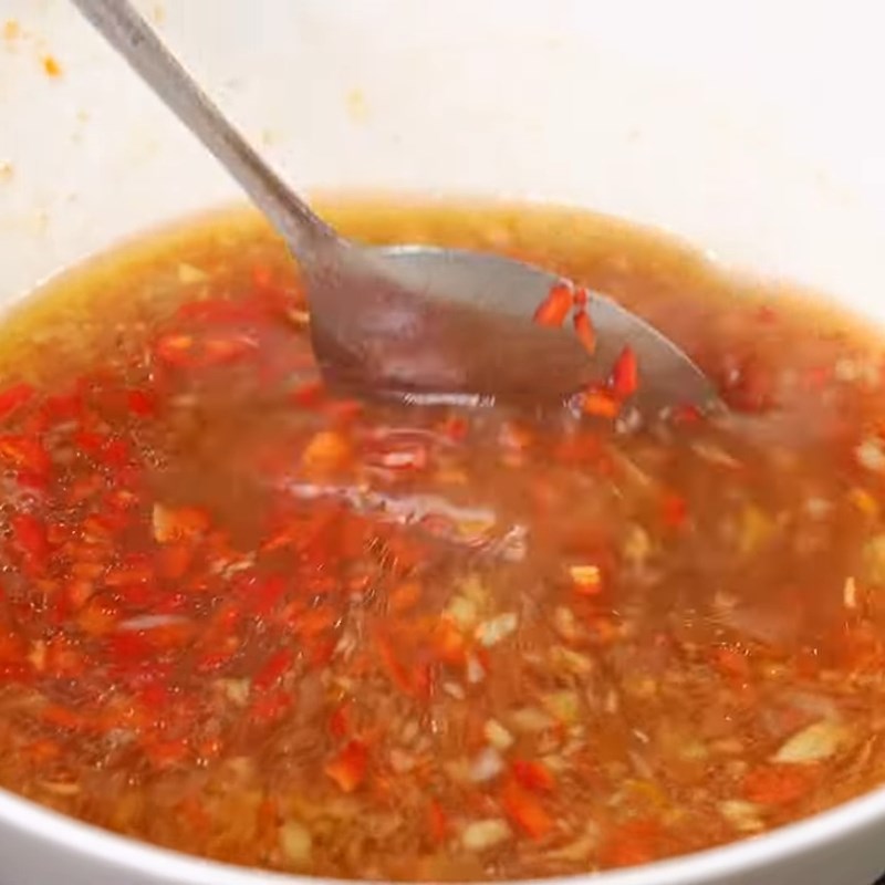Bước 3 Làm nước mắm me chua ngọt Bún bò xào