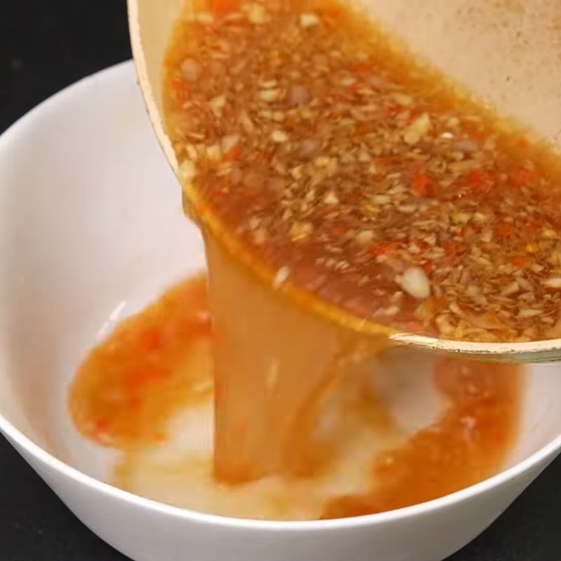 Bước 3 Làm nước mắm me chua ngọt Bún bò xào