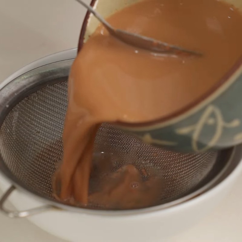 Bước 2 Lọc nước cốt mắm ruốc Thịt kho ruốc sả