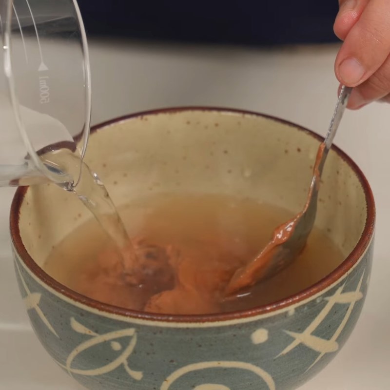 Bước 2 Lọc nước cốt mắm ruốc Thịt kho ruốc sả