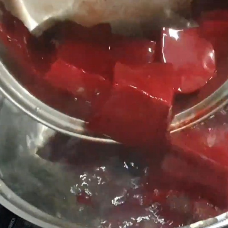 Bước 4 Luộc tiết lợn không bị dỗ xốp Tiết lợn luộc