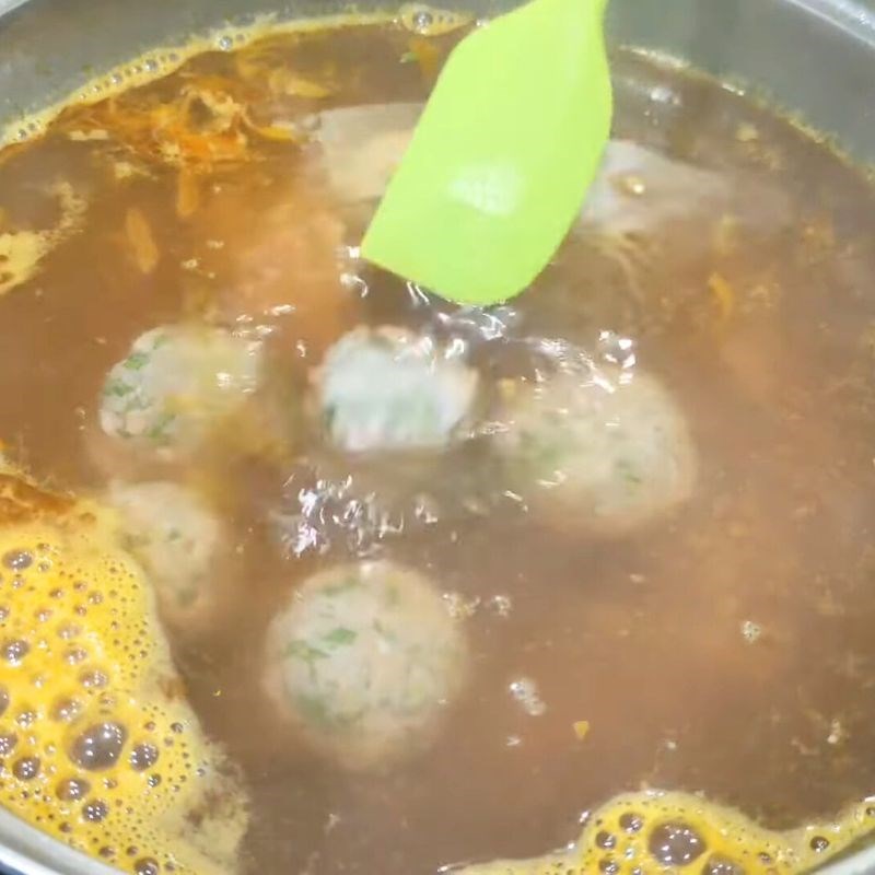 Bước 3 Nấu canh ngải cứu thịt băm hạt sen không bị đắng Canh ngải cứu