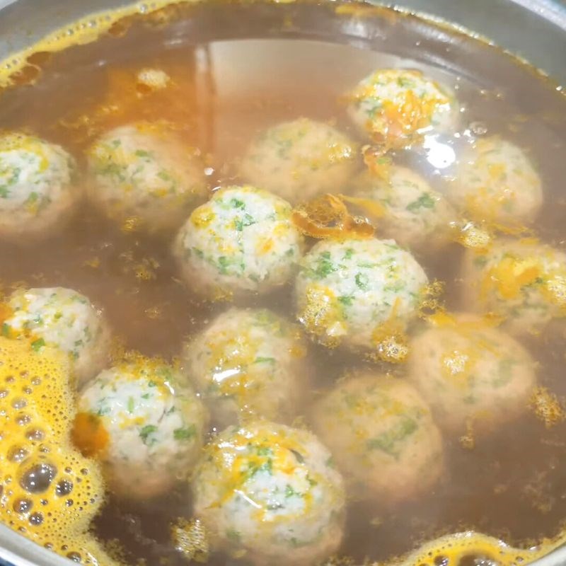 Bước 3 Nấu canh ngải cứu thịt băm hạt sen không bị đắng Canh ngải cứu