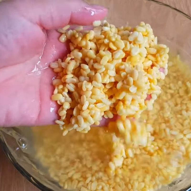 Bước 4 Nấu chè đỗ xanh đánh Chè thập cẩm miền Bắc