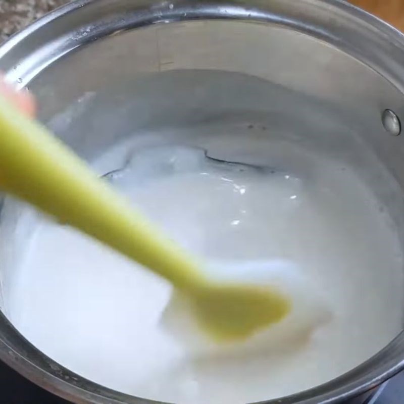 Bước 8 Nấu nước cốt dừa Chè thập cẩm miền Bắc
