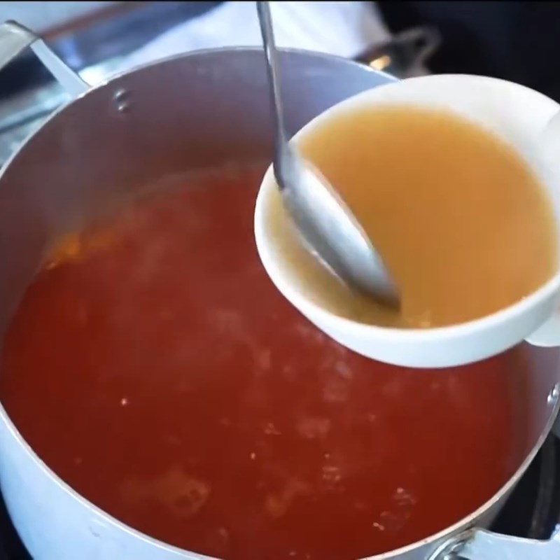 Bước 3 Nấu nước dùng chua đậm đà Ruốc nấu chua