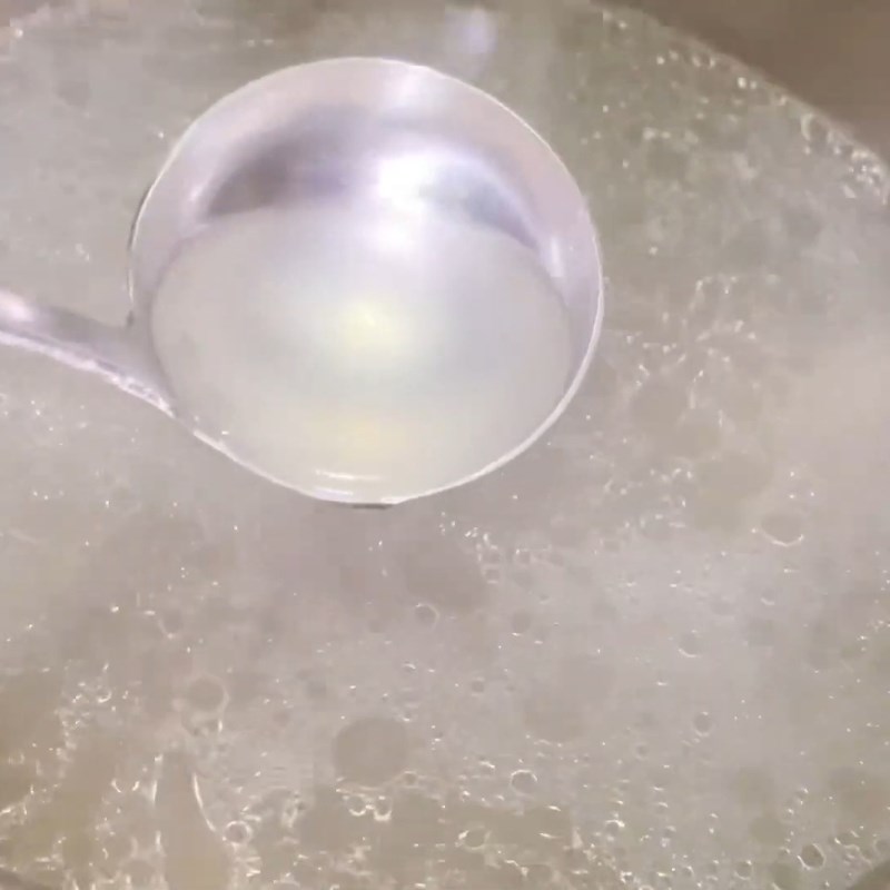 Bước 3 Nấu nước dùng Mì vằn thắn