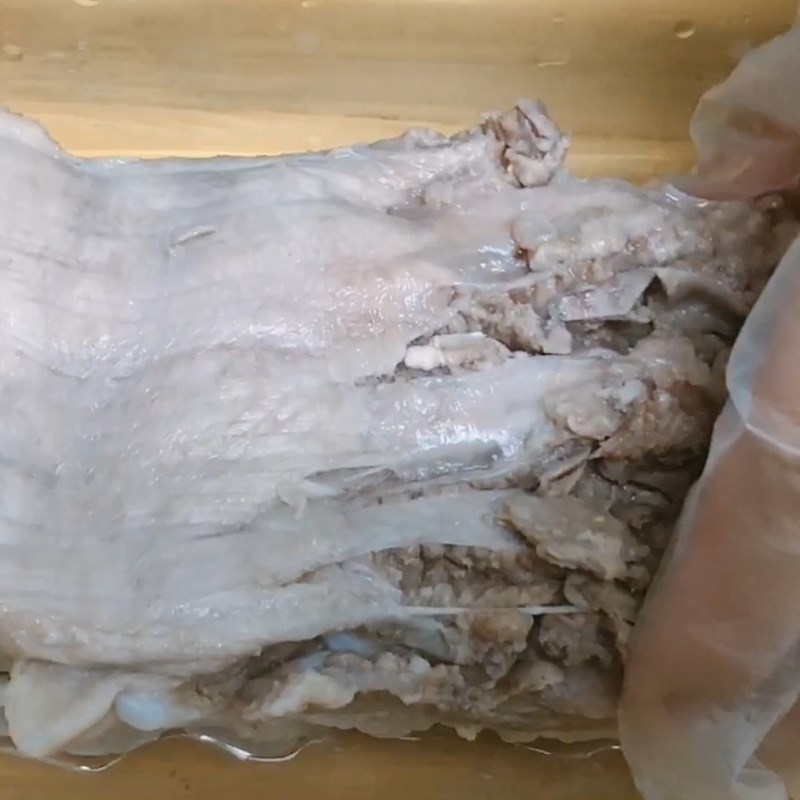 Bước 3 Ngâm và làm giòn bì thịt Thịt rán ngũ vị hương