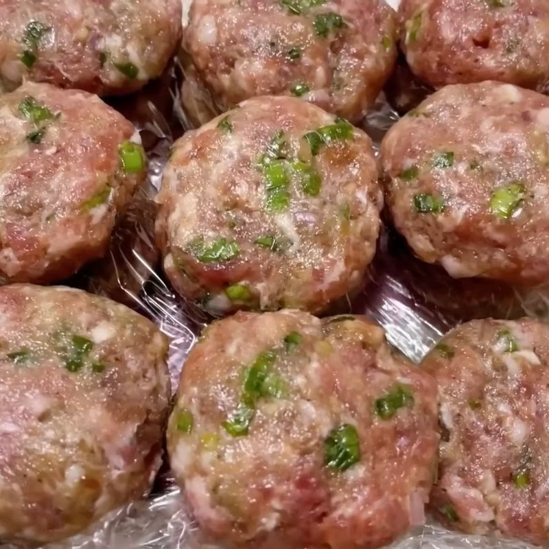 Bước 3 Nướng chả thơm lừng, vàng óng Ướp thịt nướng miền bắc