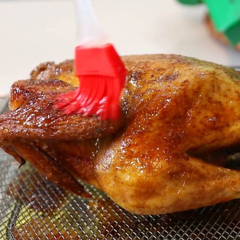 Bước 4 Nướng gà bằng nồi chiên không dầu Gà nướng mật ong nồi chiên không dầu