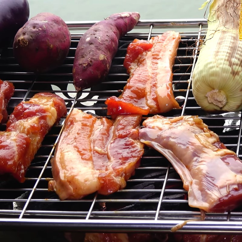 Bước 6 Nướng thịt heo thơm ngon, không khô Cách ướp thịt heo nướng ngon