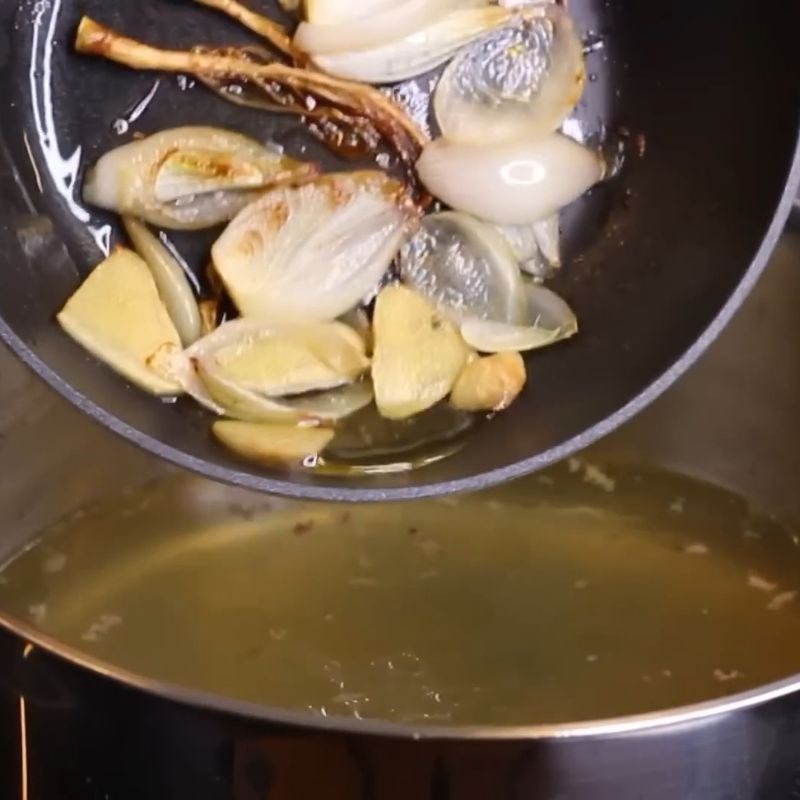 Bước 3 Pha chế nước sốt phở trộn chua ngọt Phở gà trộn xì dầu