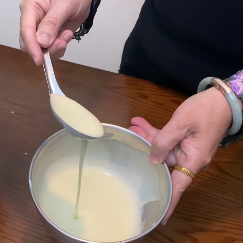 Bước 2 Pha chế sốt dầu giấm mayonnaise Salad rau xà lách trộn mayonnaise