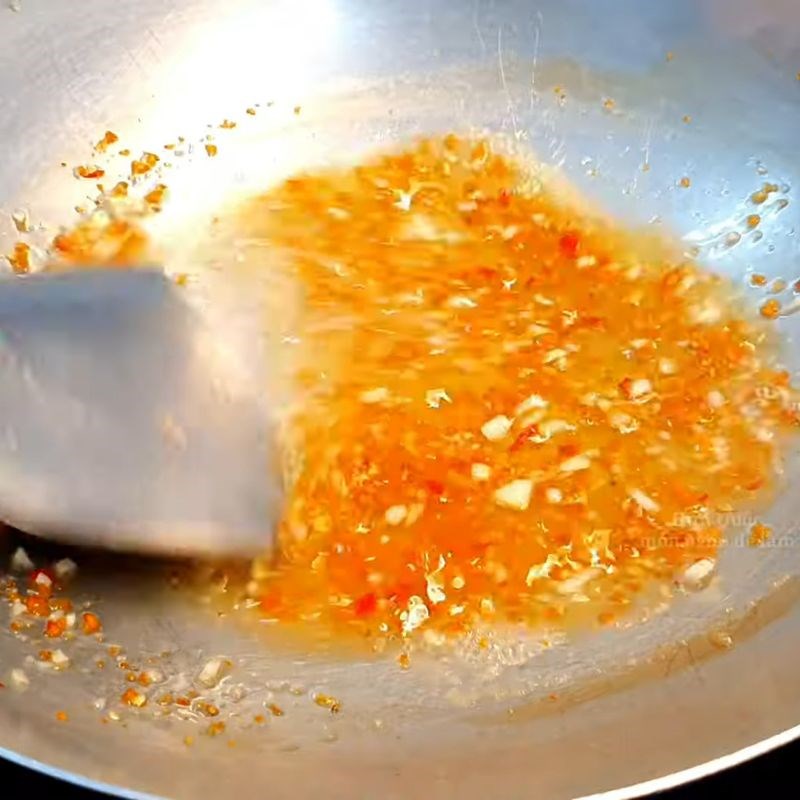 Bước 3 Pha chế sốt rang muối ớt đậm đà Sò huyết rang muối ớt