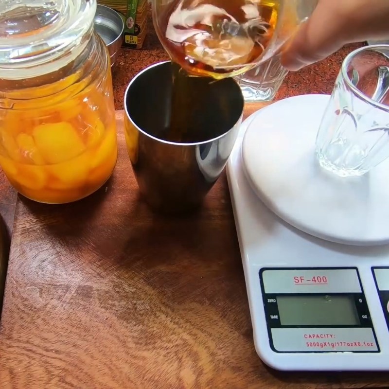 Bước 2 Pha chế trà sữa hương đào Trà đào sữa