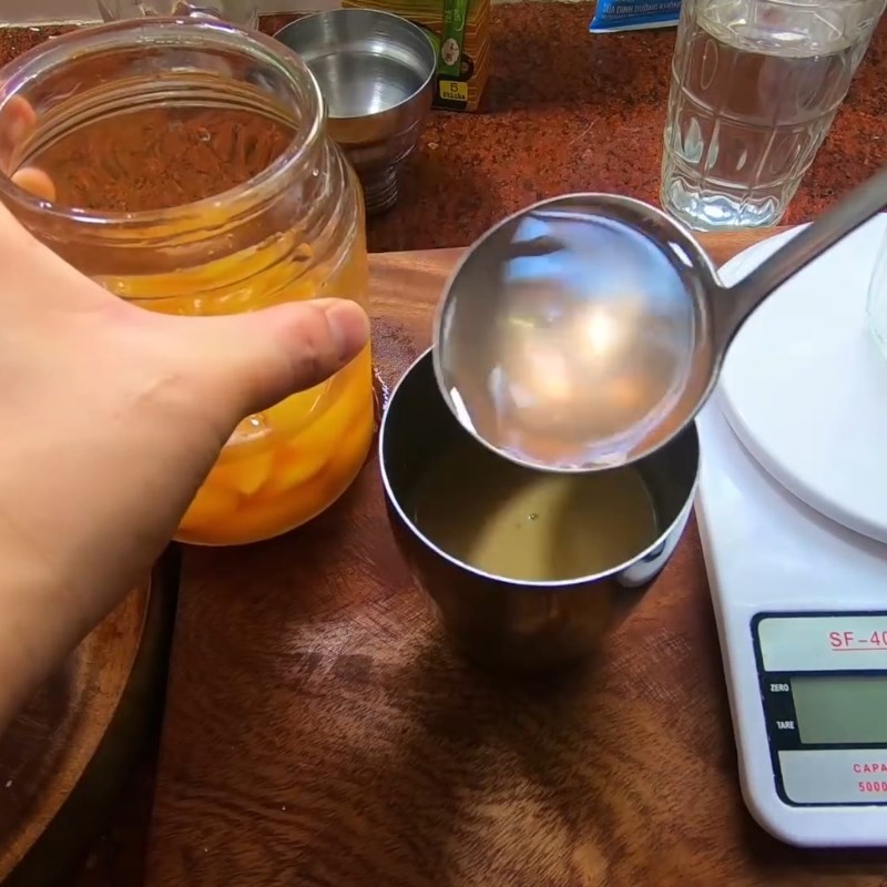 Bước 2 Pha chế trà sữa hương đào Trà đào sữa