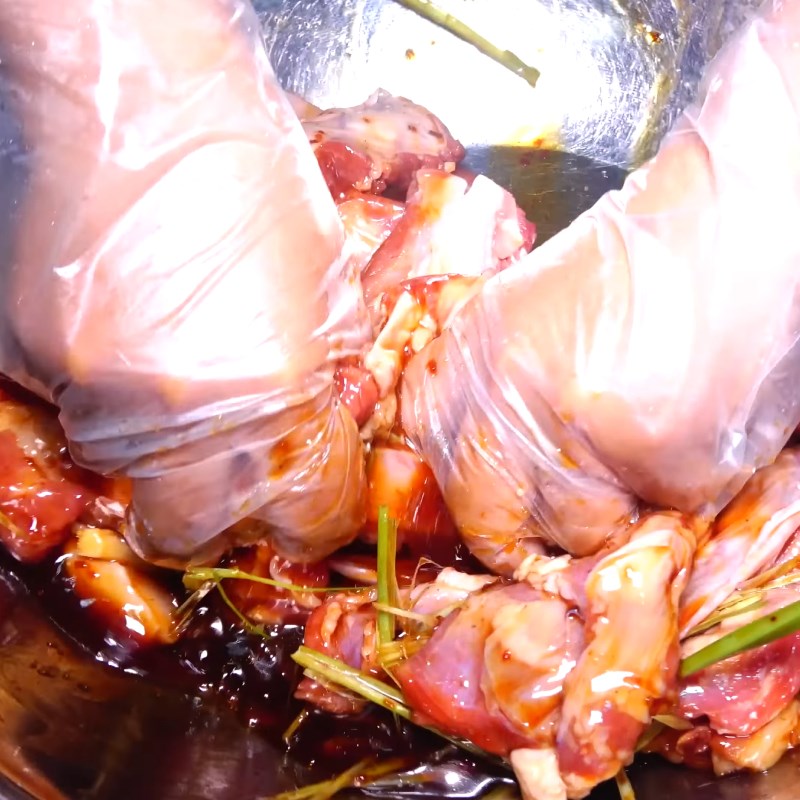 Bước 4 Pha gia vị ướp thịt nướng đậm đà Cách ướp thịt heo nướng ngon