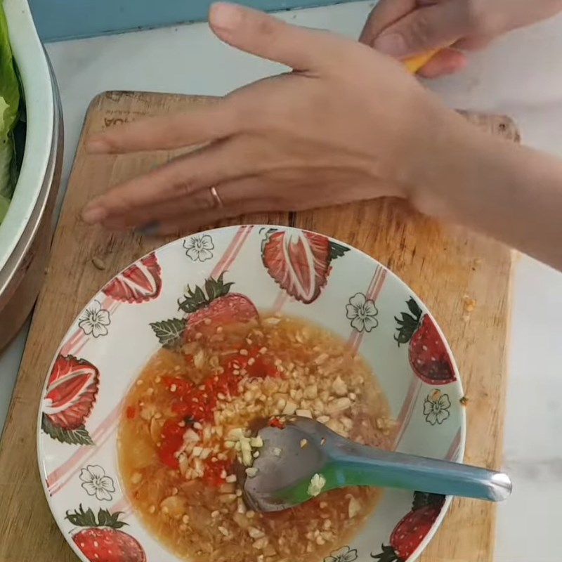 Bước 3 Pha nước mắm chấm gỏi cuốn chuẩn vị Nước mắm chấm gỏi cuốn