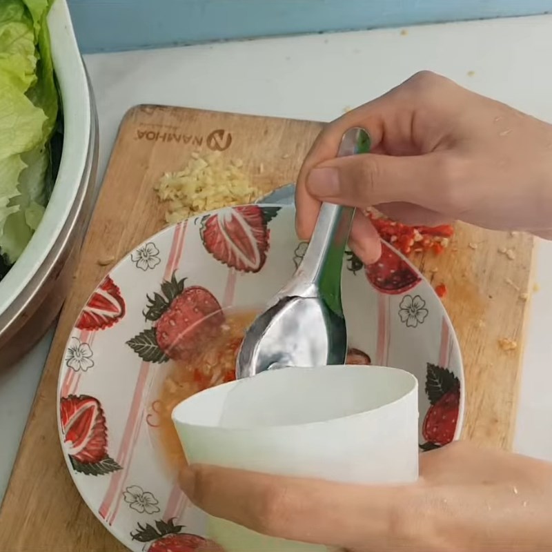 Bước 3 Pha nước mắm chấm gỏi cuốn chuẩn vị Nước mắm chấm gỏi cuốn