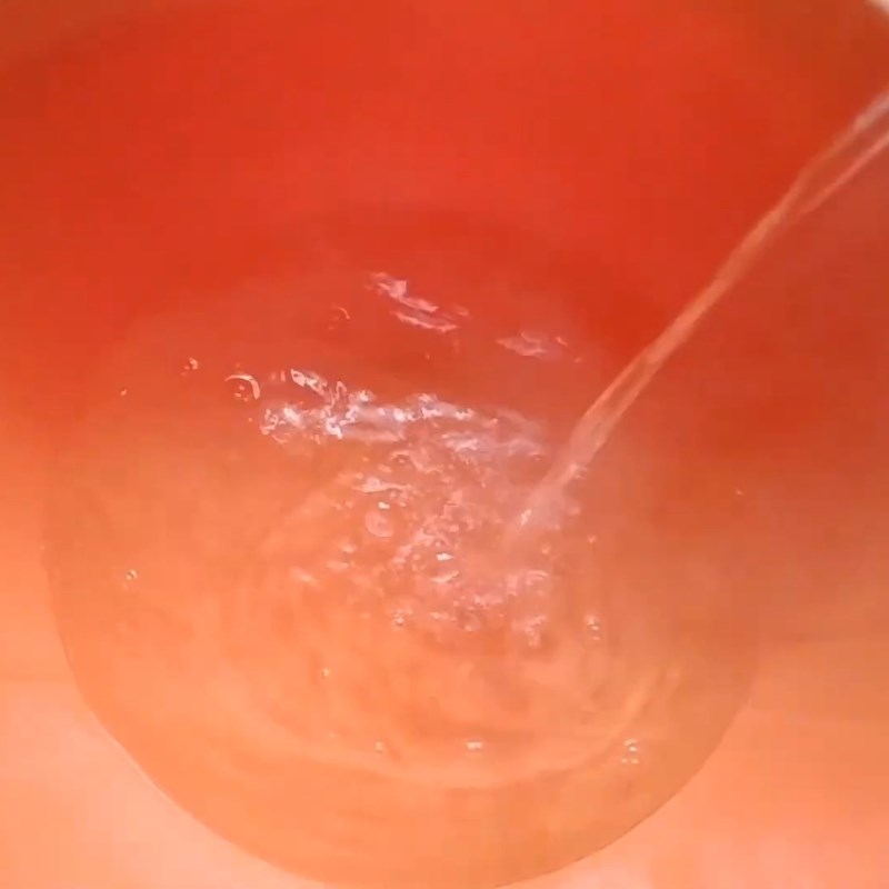 Bước 2 Pha nước muối và ướp muối cá tra qua đêm Khô cá tra