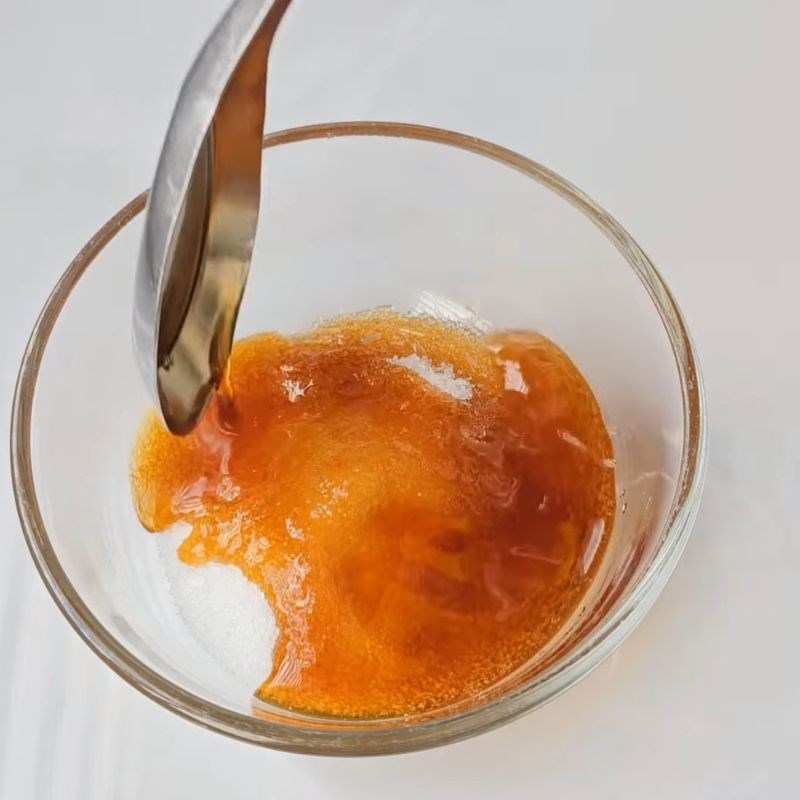 Bước 2 Pha nước sốt mặn ngọt Tép khô rang mặn ngọt