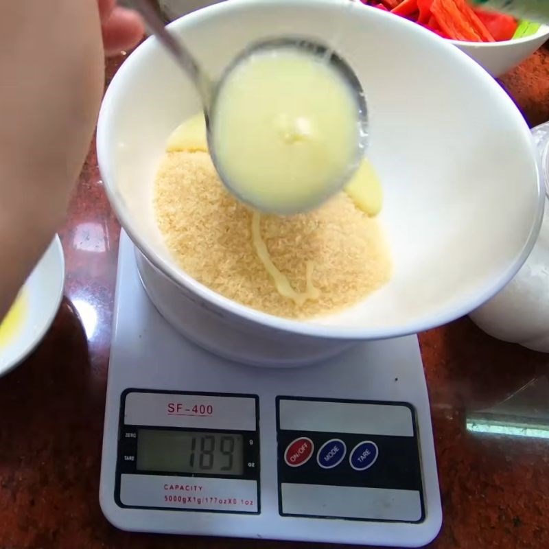 Bước 2 Pha trộn gia vị cho nước chấm hải sản sữa đặc Nước chấm hải sản sữa đặc