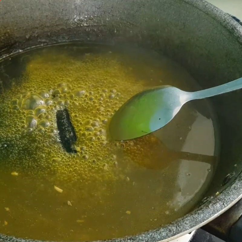 Bước 3 Pha và làm sốt cam sánh mịn Cá hồi sốt cam cho bé