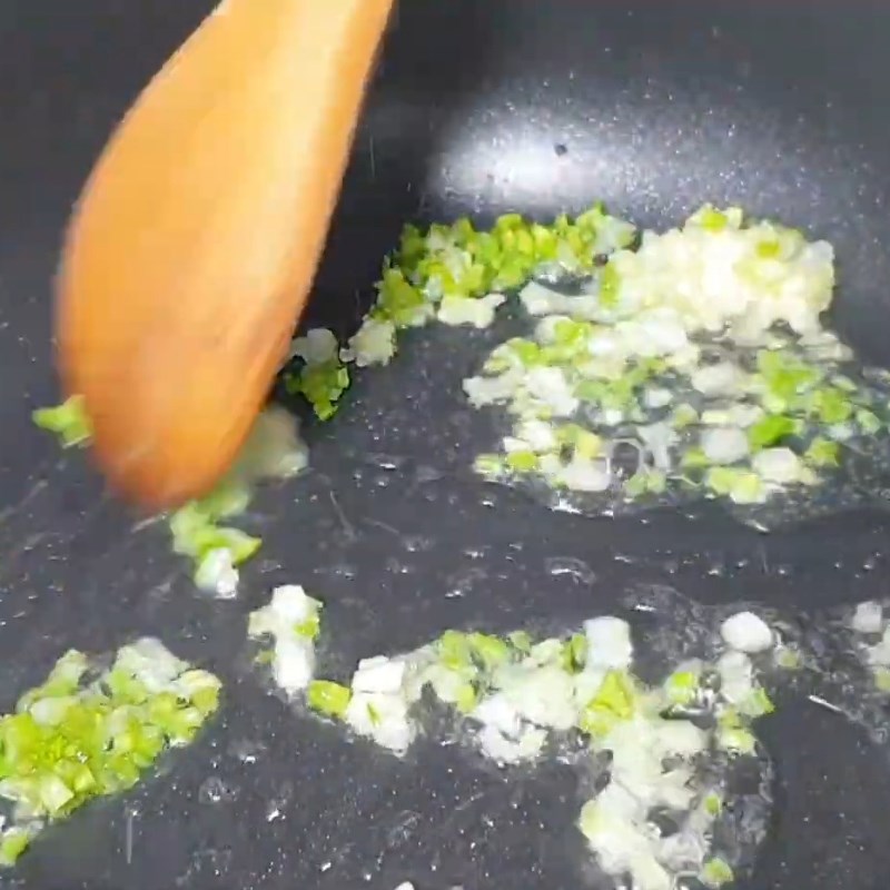 Bước 3 Pha và nấu nước sốt đậm đà Miến hấp thập cẩm