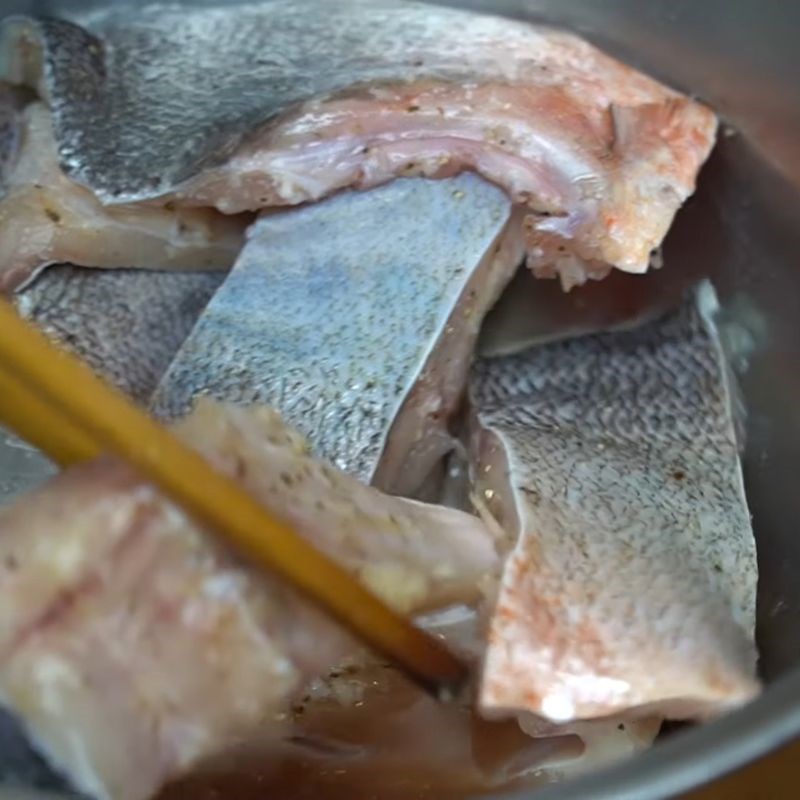 Bước 3 Rán cá chép Cá chép nấu mẻ