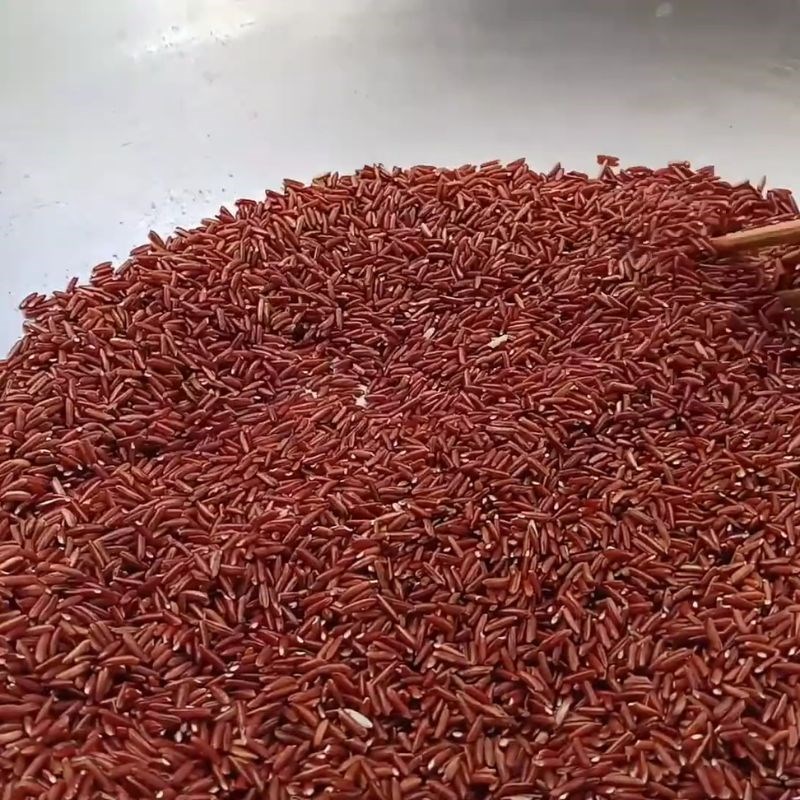 Bước 2 Rang đậu đen và gạo Trà đậu đen xanh lòng
