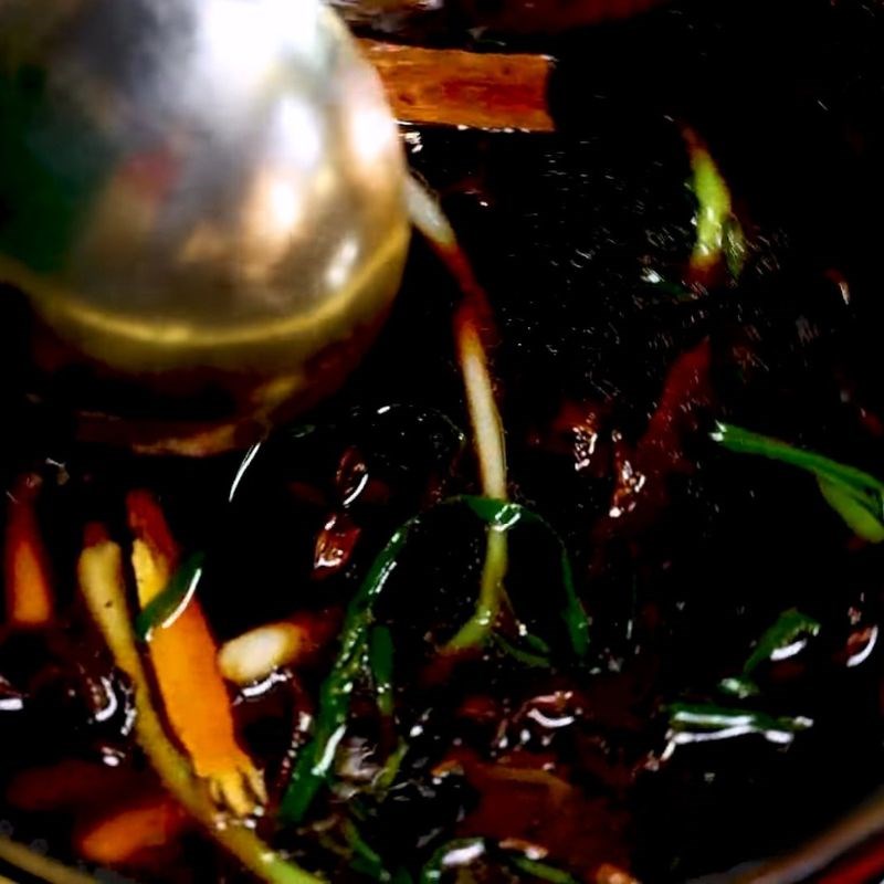 Bước 2 Rang thơm gia vị và pha nước hầm Chân giò hầm quảng đông