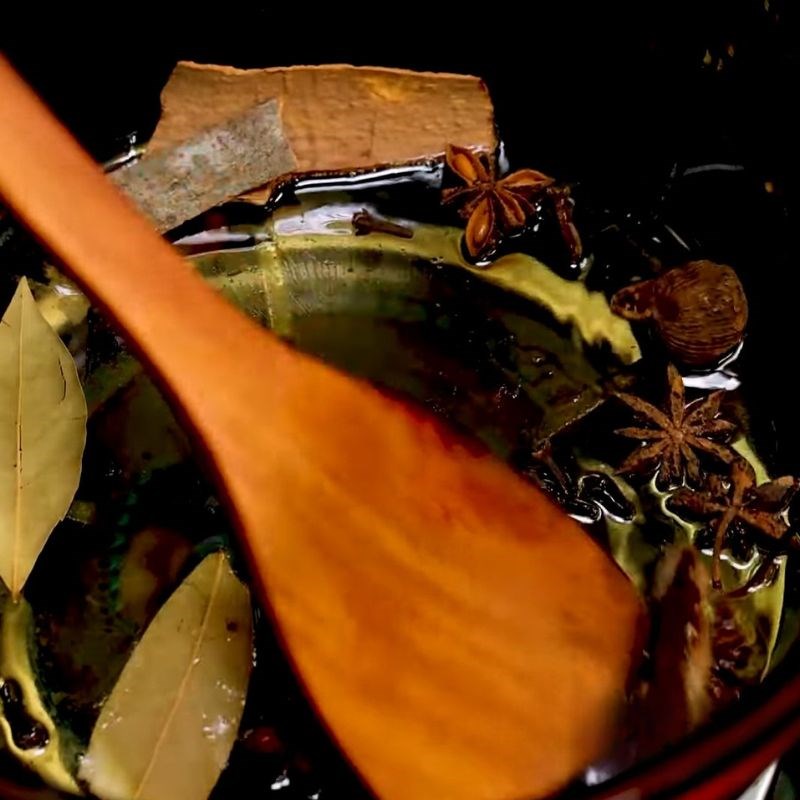 Bước 2 Rang thơm gia vị và pha nước hầm Chân giò hầm quảng đông