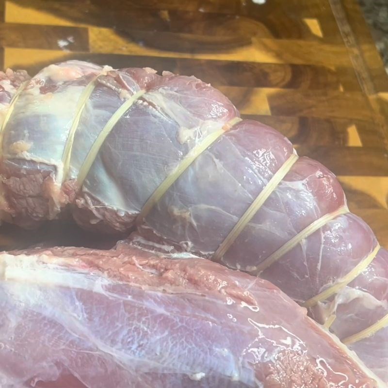 Bước 1 Sơ chế bắp bò ngâm mắm tiêu xanh Bắp bò ngâm mắm tiêu xanh