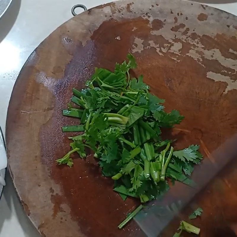 Bước 3 Sơ chế các nguyên liệu khác Canh sườn chua với dứa