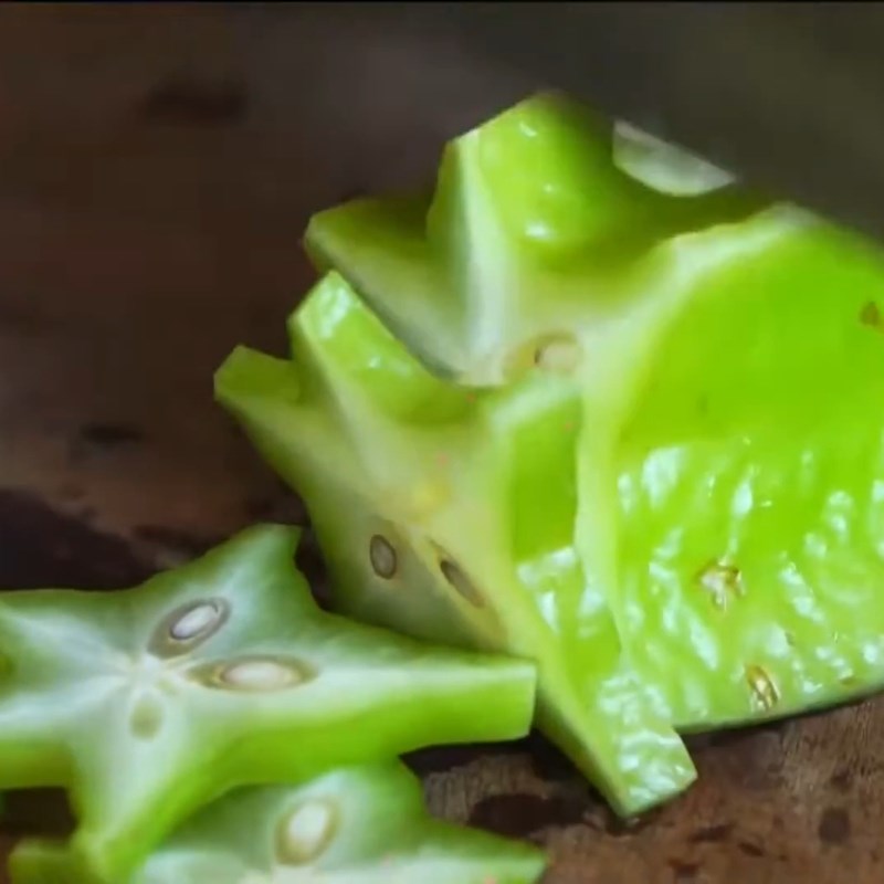 Bước 2 Sơ chế các nguyên liệu khác Ruốc nấu chua