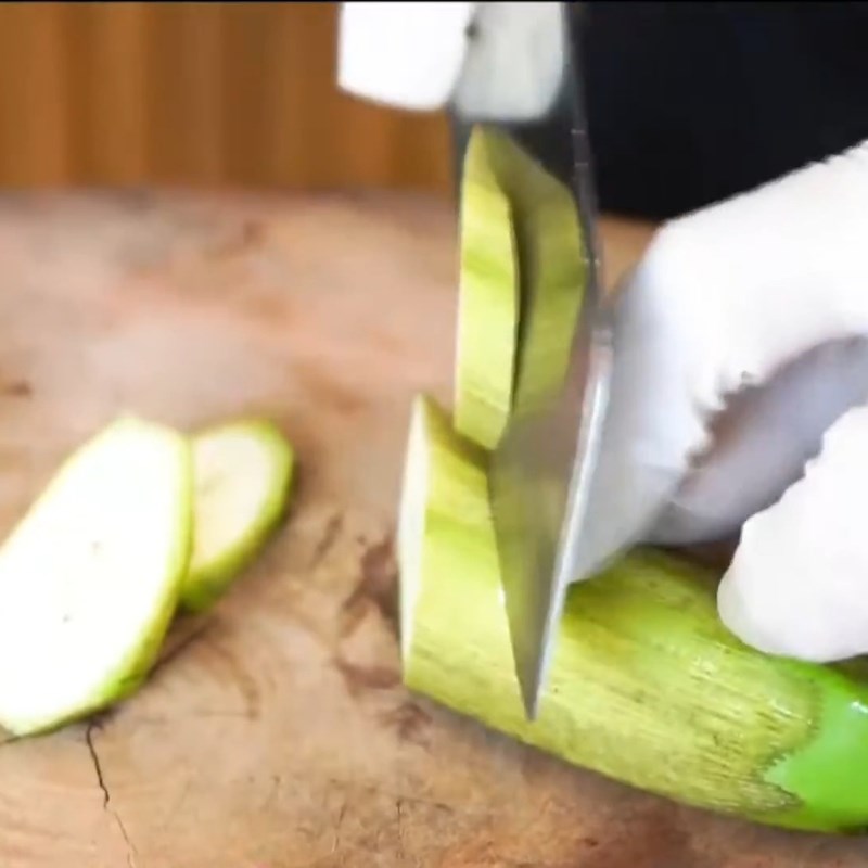 Bước 2 Sơ chế các nguyên liệu khác Ruốc nấu chua