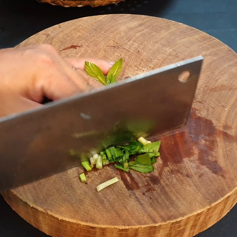 Bước 3 Sơ chế các nguyên liệu khác Nhím xào lăn