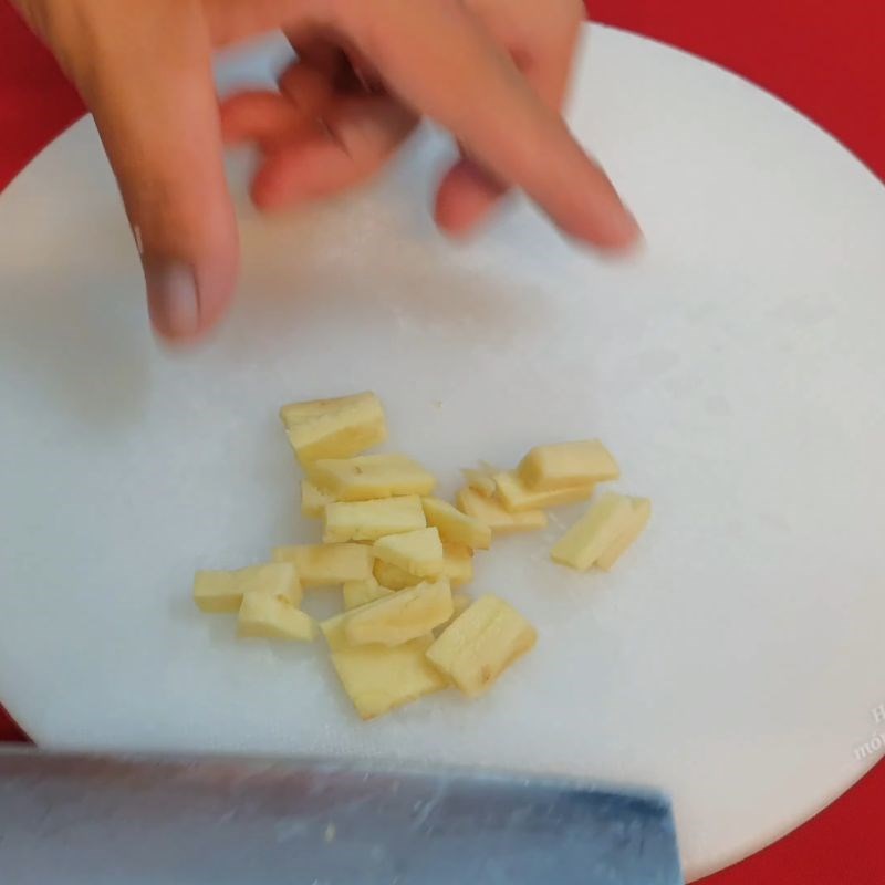 Bước 2 Sơ chế các nguyên liệu làm càng ghẹ rang muối ớt Càng ghẹ rang muối