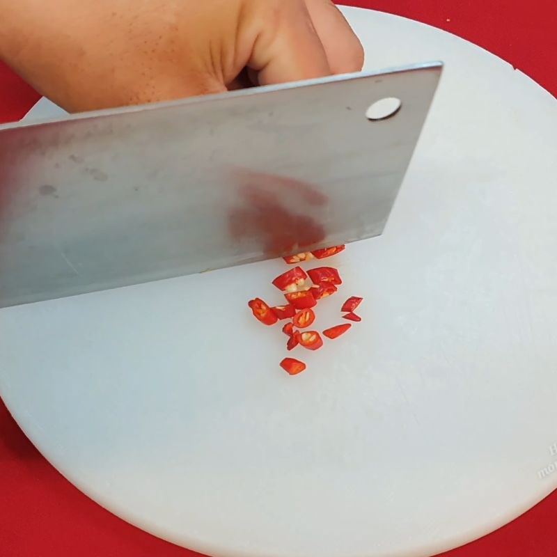 Bước 2 Sơ chế các nguyên liệu làm càng ghẹ rang muối ớt Càng ghẹ rang muối