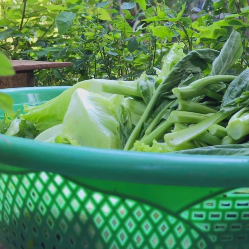 Bước 3 Sơ chế các nguyên liệu thập cẩm khác Lẩu gà thập cẩm