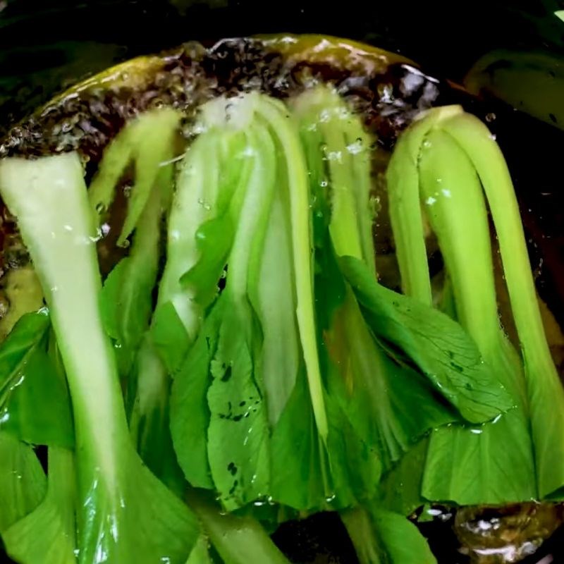 Bước 4 Sơ chế cải thìa ăn kèm Chân giò hầm quảng đông