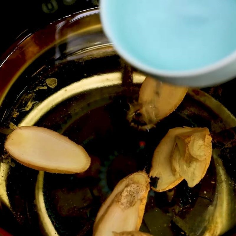 Bước 1 Sơ chế chân giò và khử mùi tanh Chân giò hầm quảng đông