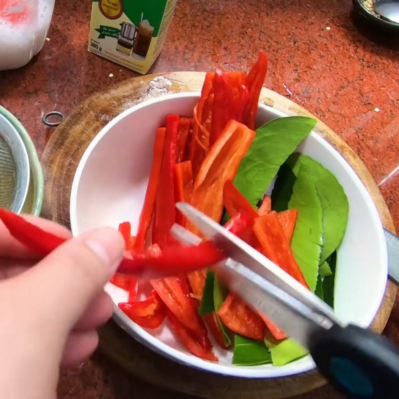 Bước 1 Sơ chế chanh, tắc và ớt sừng đỏ Nước chấm hải sản sữa đặc