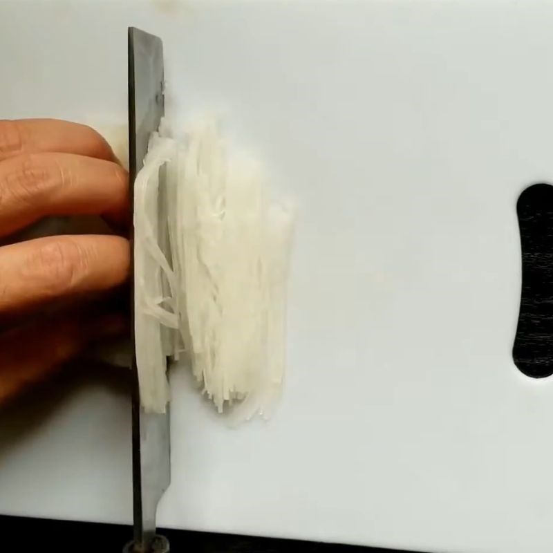 Bước 1 Sơ chế củ cải trắng Sashimi cá ngừ