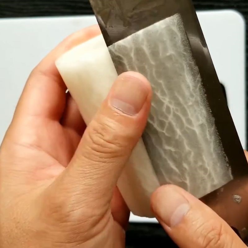 Bước 1 Sơ chế củ cải trắng Sashimi cá ngừ