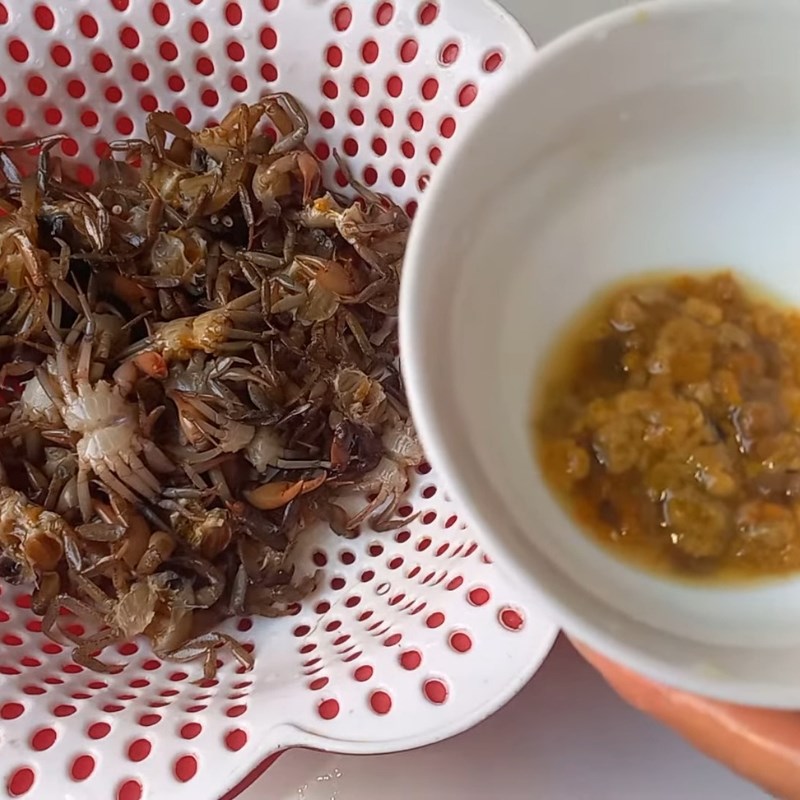 Bước 1 Sơ chế cua đồng Canh cua đồng