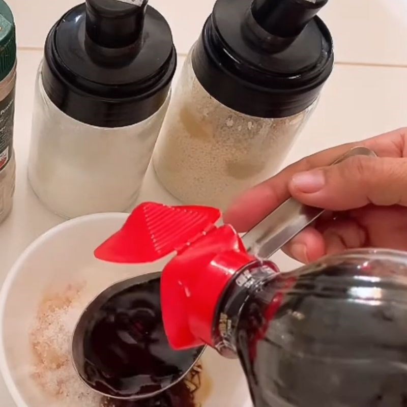 Bước 1 Sơ chế gà và pha chế gia vị ướp gà nướng truyền thống Ướp gà nướng truyền thống