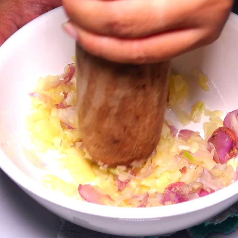 Bước 3 Sơ chế hành, tỏi, sả Cách ướp thịt heo nướng ngon