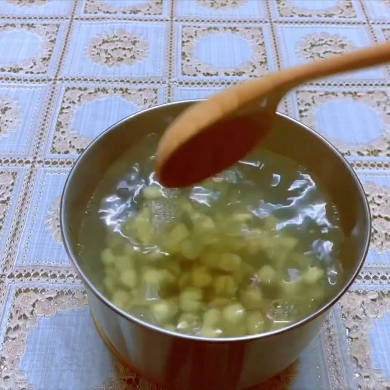 Bước 1 Sơ chế hạt sen và đậu xanh Sữa hạt sen đậu xanh