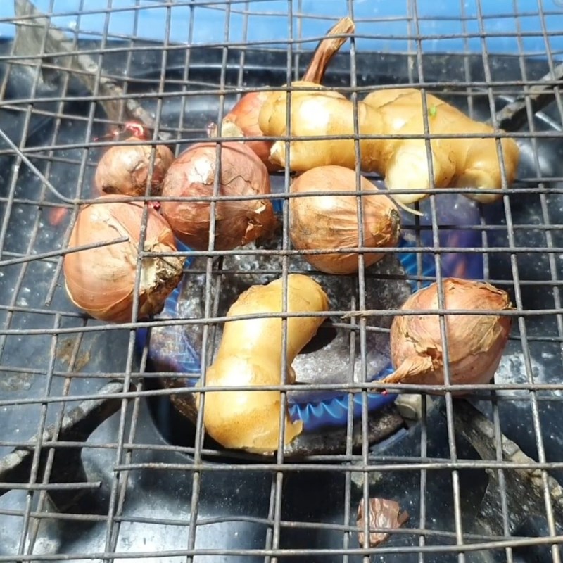 Bước 1 Sơ chế nguyên liệu Tiết lợn luộc